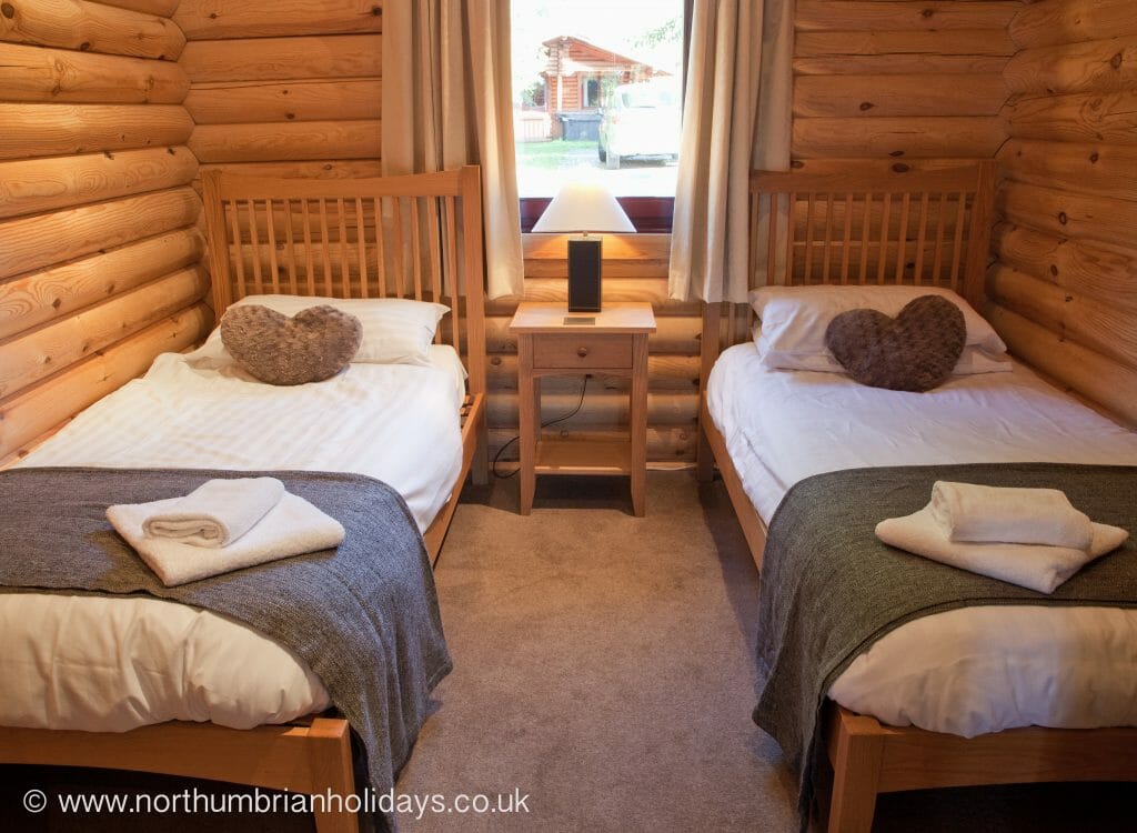 Chestnut Log Cabin - Hemera Holidays